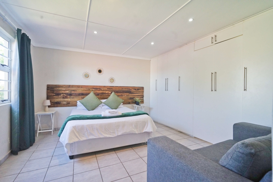 8 Bedroom Property for Sale in Gonubie Eastern Cape